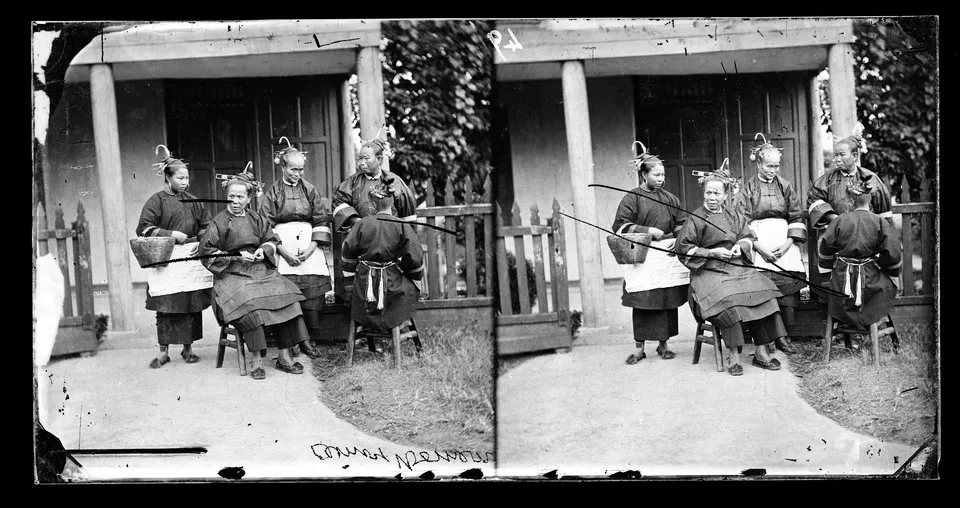 Historical stereoscopic photograph of women described as tea plantation workers in China between 1867 and 1871